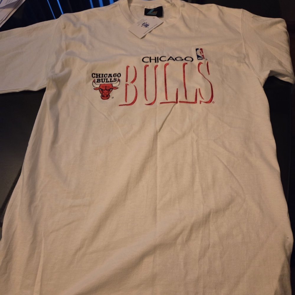 Chicago Bulls Athletic White T-Shirt /Custom Made! Embroidered! ♡♡♡♡